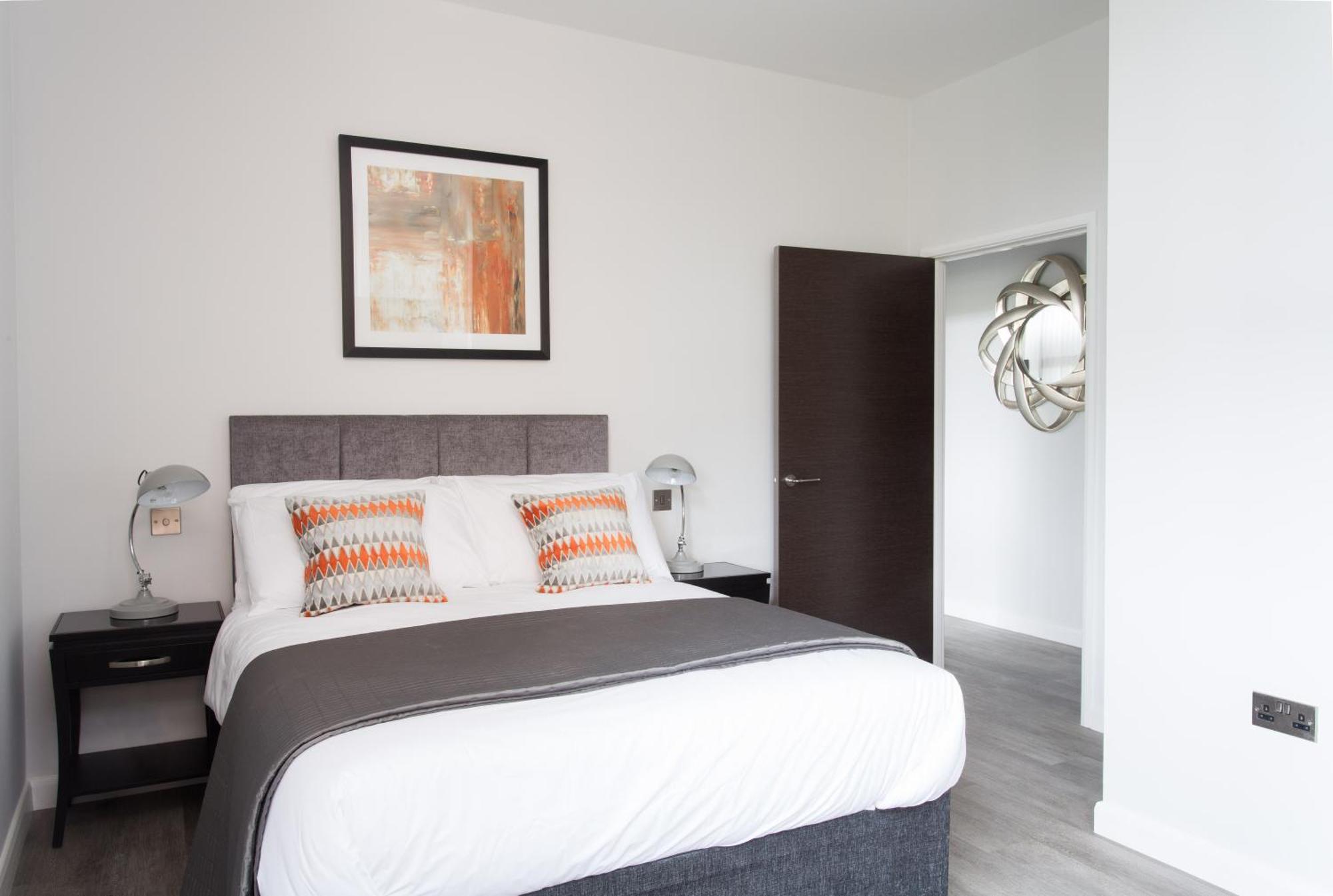 Cotels At 7Zero1 Serviced Apartments - Modern Apartments, Superfast Broadband, Free Parking, Centrally Located Milton Keynes Exteriör bild
