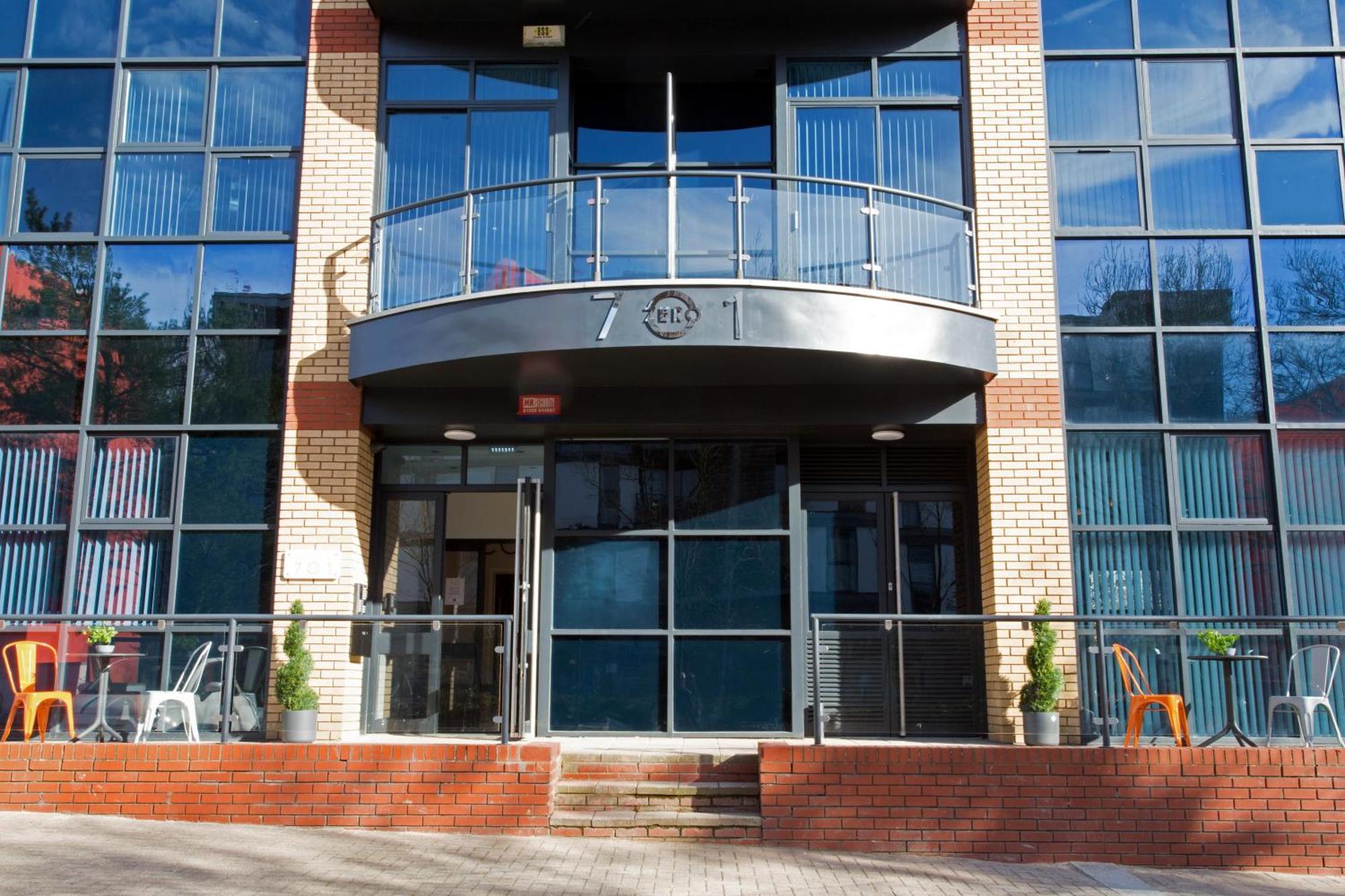 Cotels At 7Zero1 Serviced Apartments - Modern Apartments, Superfast Broadband, Free Parking, Centrally Located Milton Keynes Exteriör bild