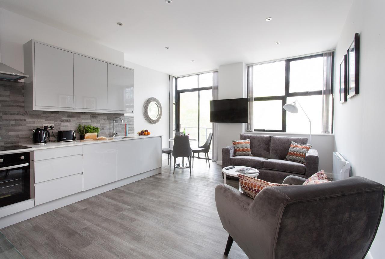 Cotels At 7Zero1 Serviced Apartments - Modern Apartments, Superfast Broadband, Free Parking, Centrally Located Milton Keynes Exteriör bild